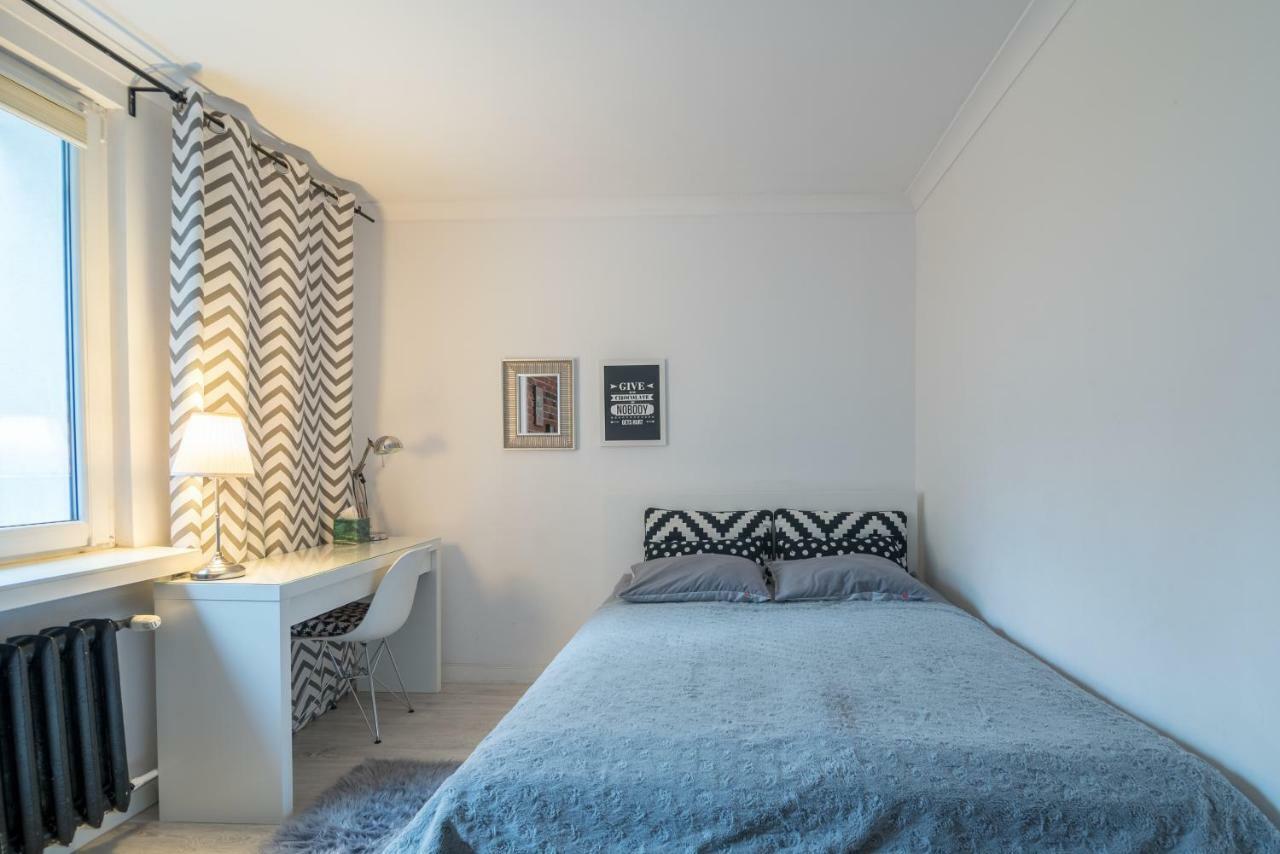 The White Apartment Varşovia Exterior foto